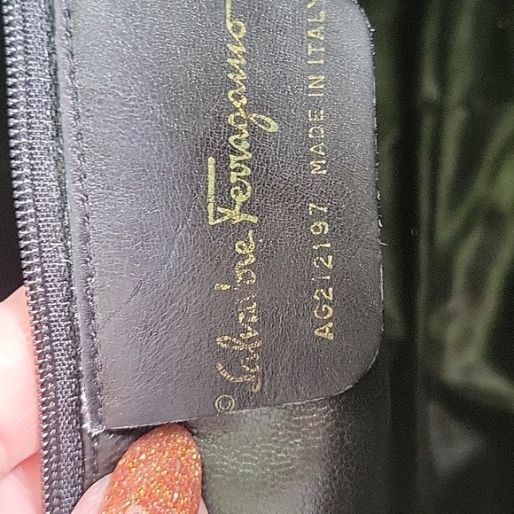 Salvatore Ferragamo Large Black Tote - Picture 17 of 17